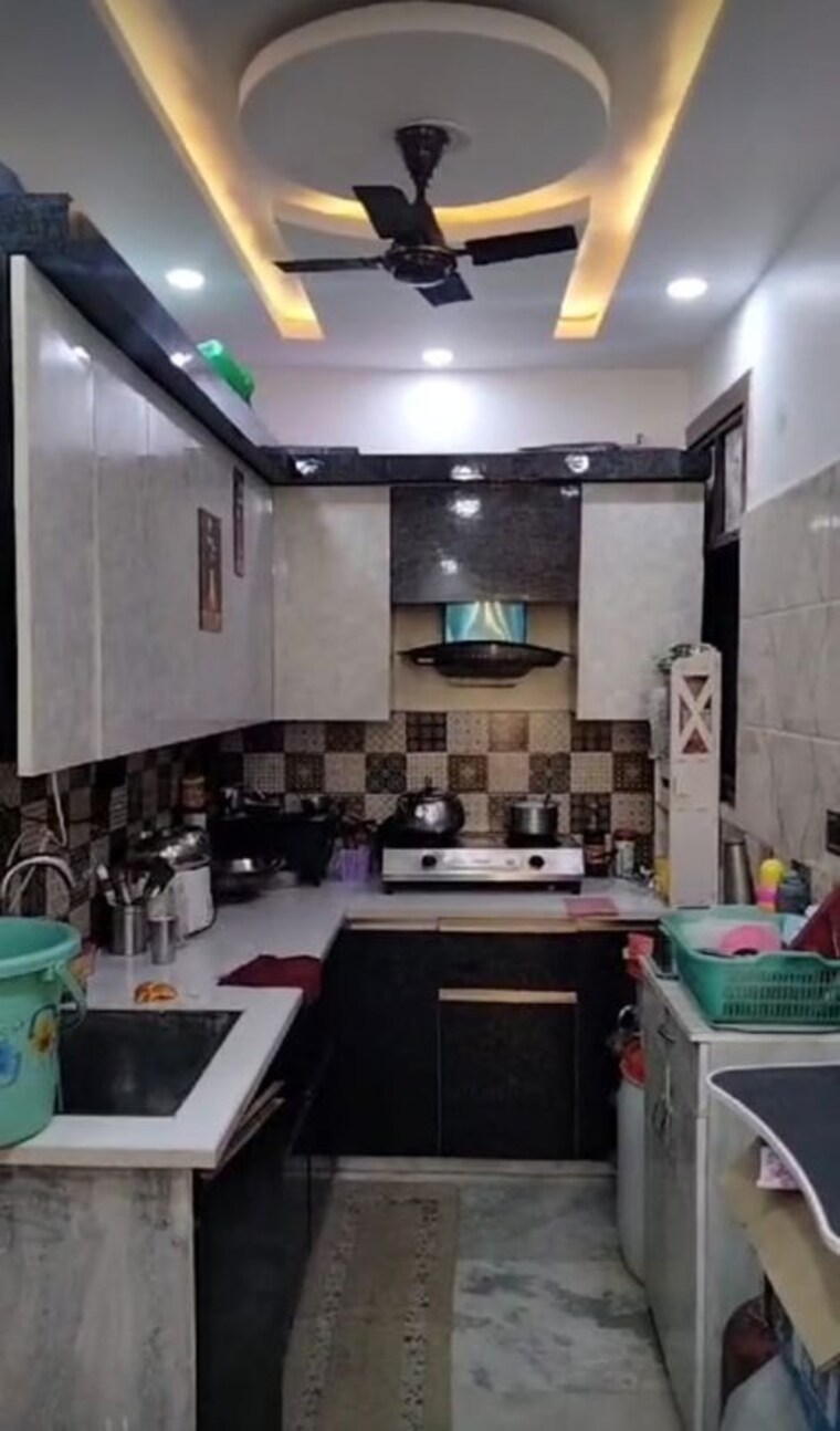 Kitchen, uttam nagar 3 Bedroom 100 Sq.Yd. Builder Floor In Uttam Nagar Delhi 9818703