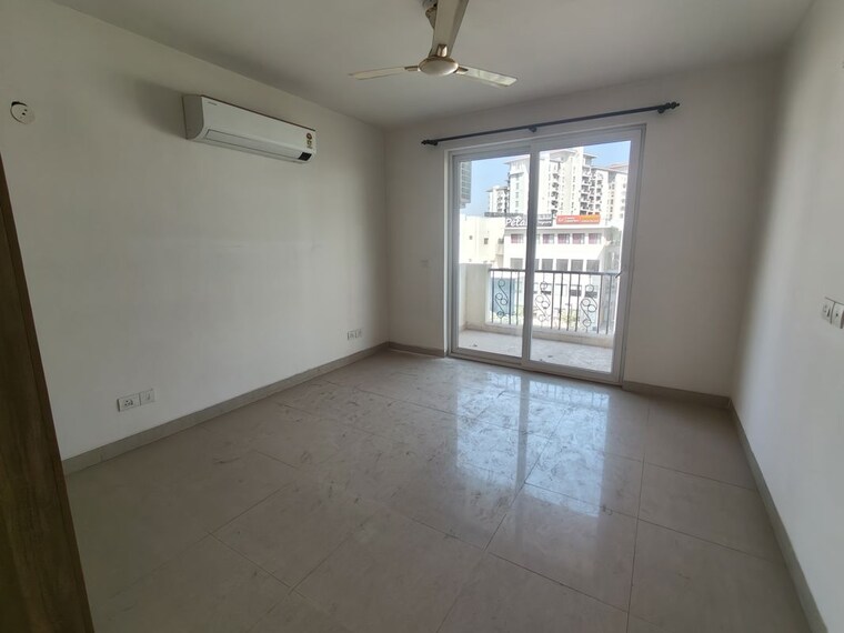 Room, emaar-emerald-floors-premier 3 Bedroom 1650 Sq.Ft. Apartment In Sector 65 Gurgaon 10078935