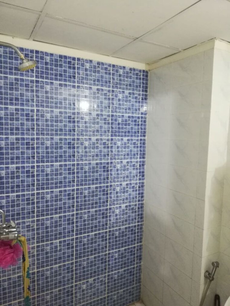 Bathroom, eros-sampoornam 3 Bedroom 5875 Sq.Yd. Builder Floor In Sector 2 Greater Noida Greater Noida 10078885