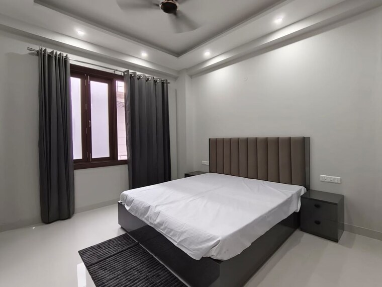Bedroom, sector 10 1 Bedroom 100 Sq.Yd. Apartment In Sector 10 Gurgaon 10079003