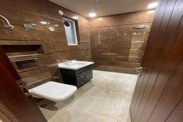 Team Area in 3 BHK Builder Floor at Kheri Kalan – for Sale