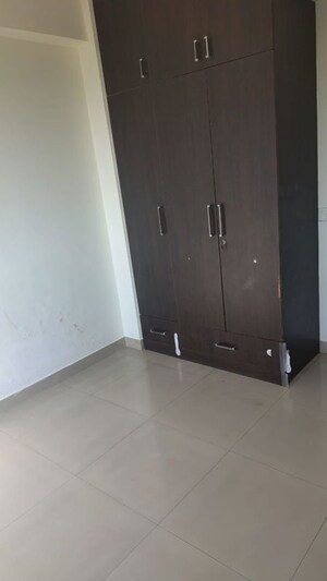 Room in 4 BHK Apartment at BPTP Mansions Park Prime, Sector 66 – for Rent