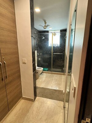 Bathroom in 3 BHK Builder Floor at SS The Palladians, Sector 47 – for Rent