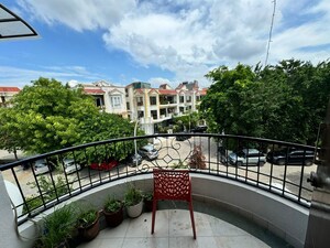 Balcony in 3 BHK Builder Floor at SS The Palladians, Sector 47 – for Rent