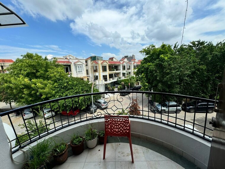 Balcony, ss-the-palladians 3 Bedroom 1950 Sq.Ft. Builder Floor In Sector 47 Gurgaon 10078995