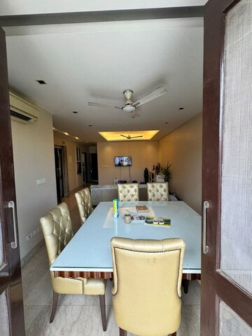 Team Area in 3 BHK Builder Floor at SS The Palladians, Sector 47 – for Rent