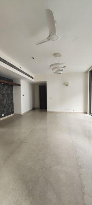 Room in 3 BHK Apartment at M3M Golf Estate, Sector 65 – for Rent