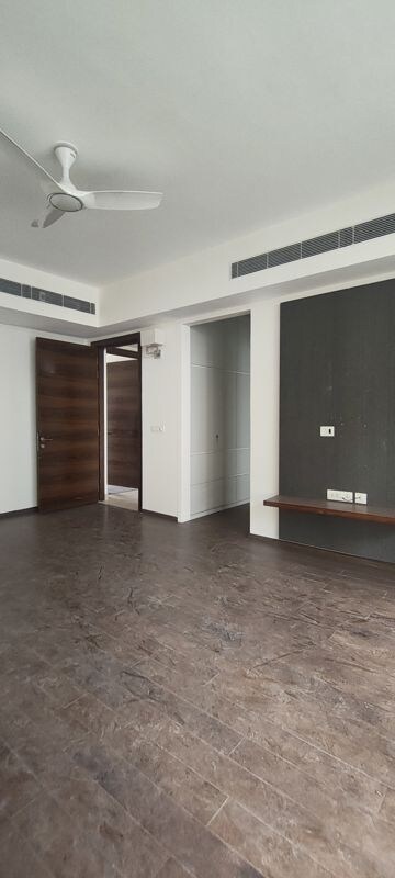 Room in 3 BHK Apartment at M3M Golf Estate, Sector 65 – for Rent