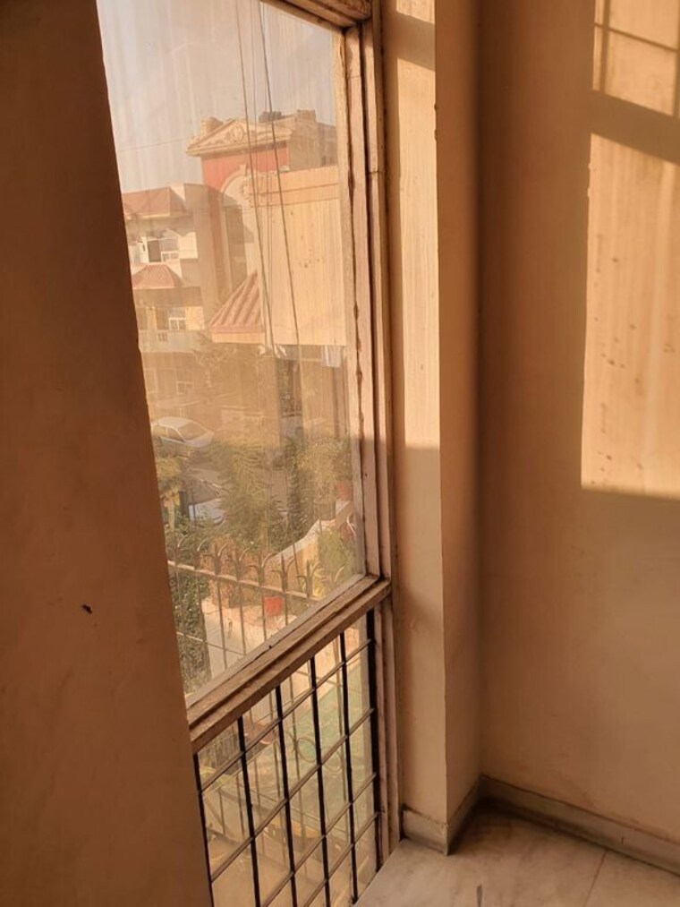 Balcony, ss-mayfield-gardens 3 Bedroom 1350 Sq.Ft. Apartment In Sector 51 Gurgaon 10079169