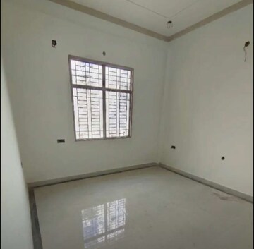 Room in 3 BHK Independent House at Viraj Khand – for Rent