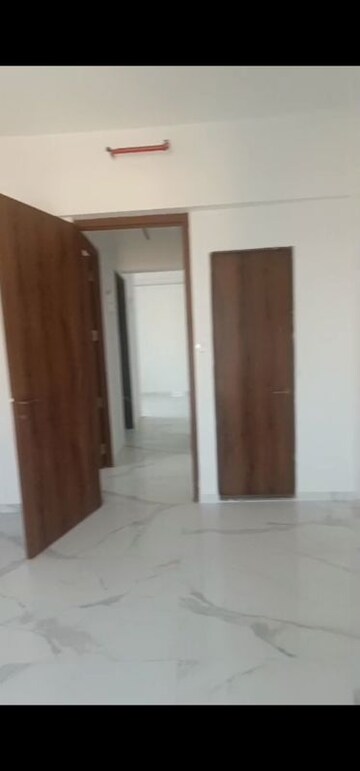 Room in 2 BHK Apartment at Pramanik Walchand Paradise, Mira Road – for Rent