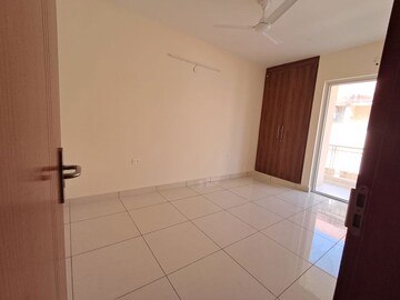 Room in 3 BHK Apartment at Windlass River Valley, Harrawala – for Rent