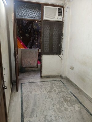 Balcony in 2 BHK Builder Floor at Bhogal – for Rent