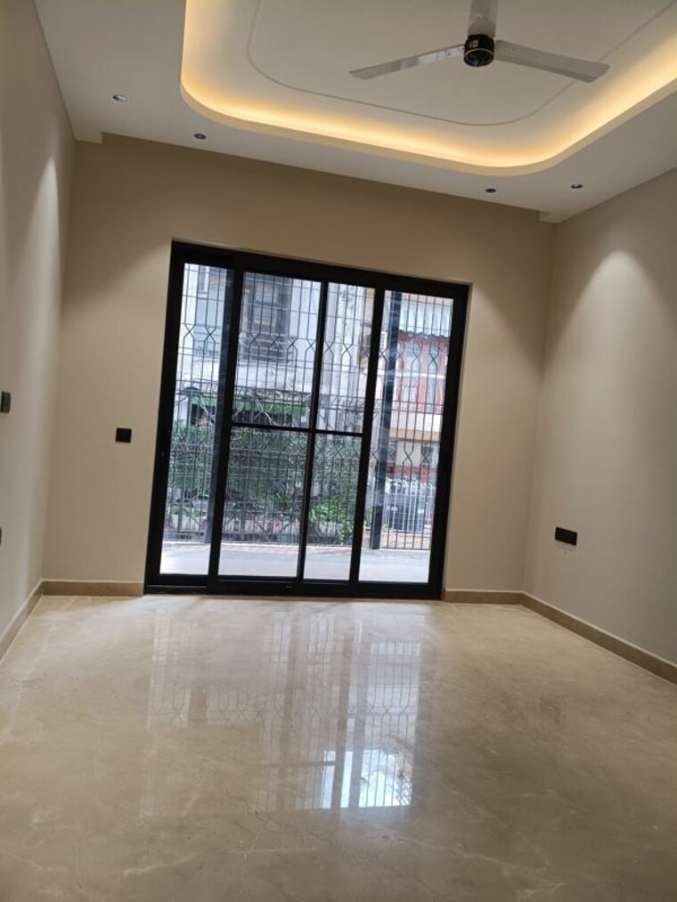 Room, new friends colony 4 Bedroom 500 Sq.Yd. Builder Floor In New Friends Colony Delhi 10079326