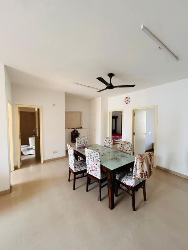3 BHK + Servant Room Apartment For Rent in Emaar Gurgaon Greens