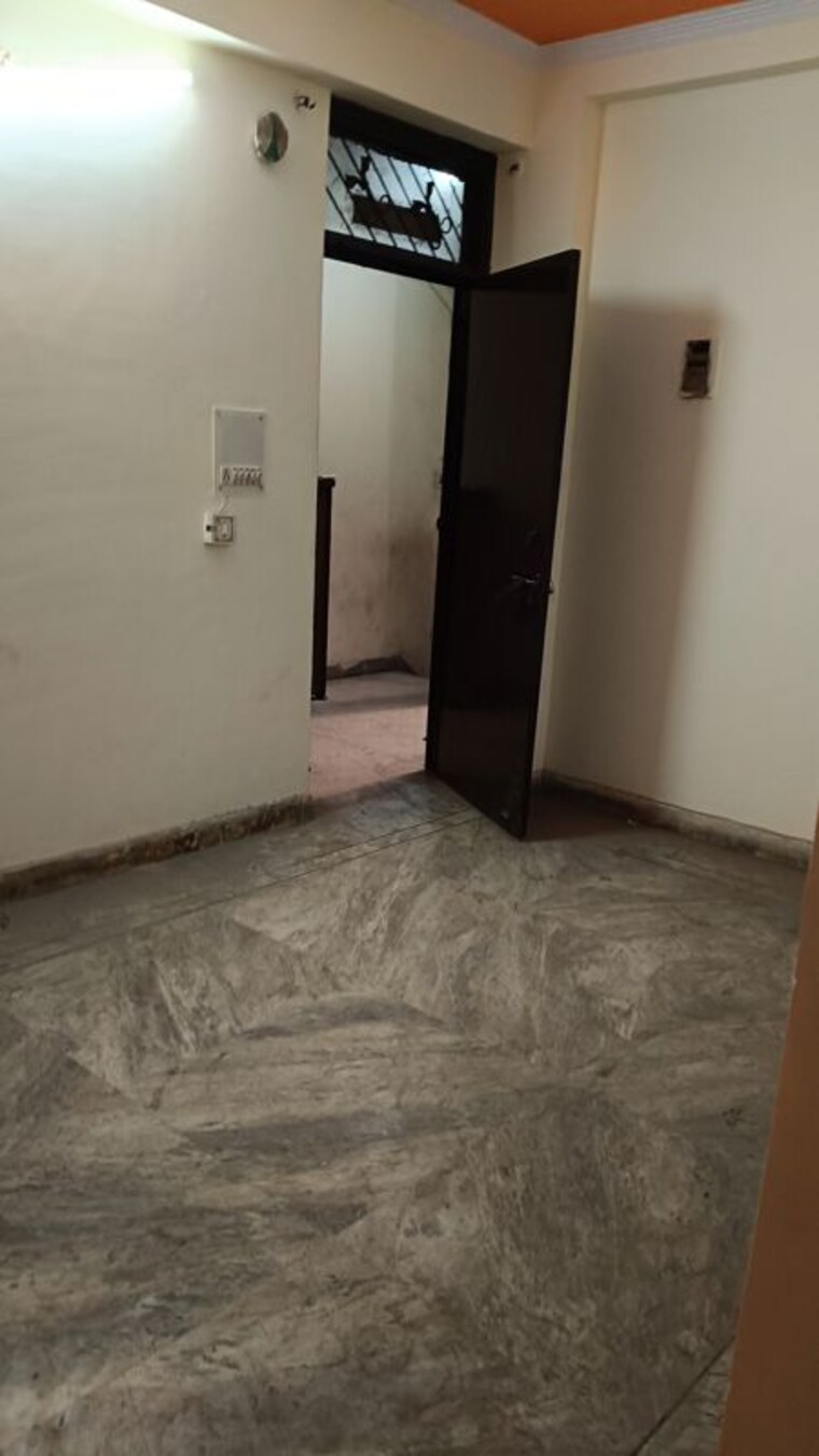 Room, shalimar garden extension i 1 Bedroom 500 Sq.Ft. Builder Floor In Shalimar Garden Extension I Ghaziabad 10079334