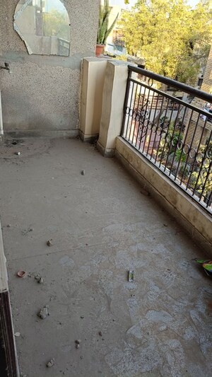 Balcony in 1 BHK Builder Floor at Shalimar Garden Extension I – for Sale