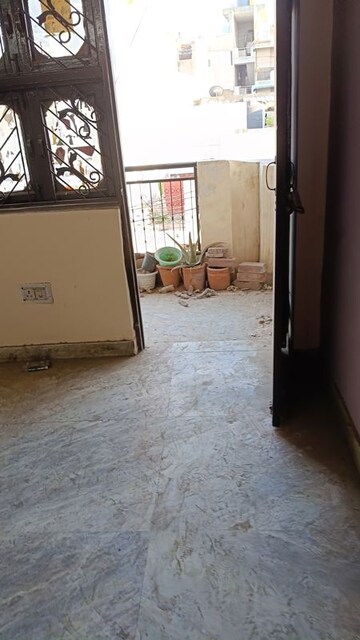 Room in 1 BHK Builder Floor at Shalimar Garden Extension I – for Sale