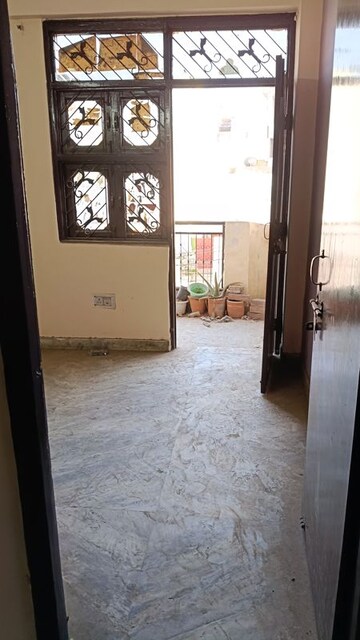 Room in 1 BHK Builder Floor at Shalimar Garden Extension I – for Sale