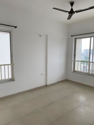 Room in 2.5 BHK Apartment at Pashankar Yin Yang, Kharadi – for Rent