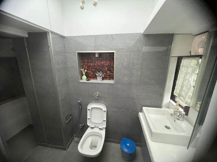 Bathroom, santacruz west 4 Bedroom 1800 Sq.Ft. Apartment In Santacruz West Mumbai 10079331