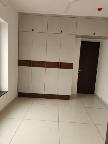 Room in 3 BHK Apartment at Yashwin Orizzonte Phase 2, Kharadi – for Rent
