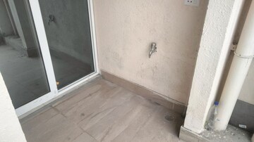 Room in 2 BHK Apartment at Signature Global City, Sector 37d – for Rent