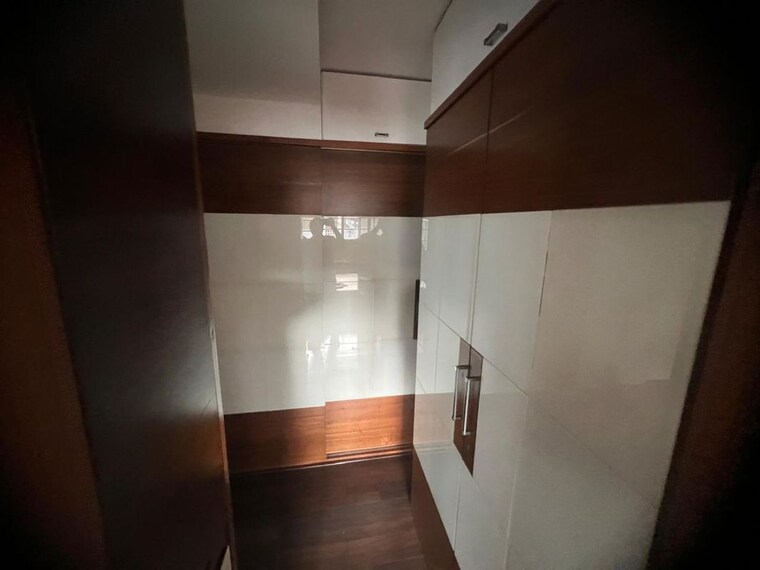 undefined, santacruz west 4 Bedroom 1800 Sq.Ft. Apartment In Santacruz West Mumbai 10079353