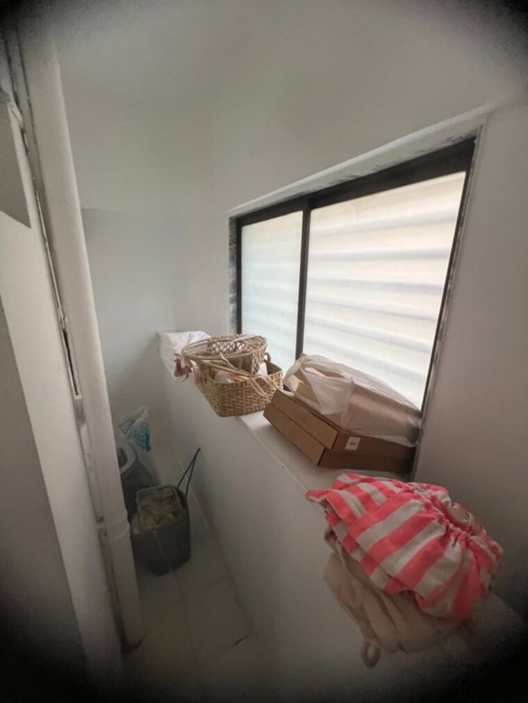 Room, santacruz west 4 Bedroom 1800 Sq.Ft. Apartment In Santacruz West Mumbai 10079353