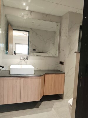 Kitchen in 3 BHK Builder Floor at Ardee Mall, Sector 52 – for Rent