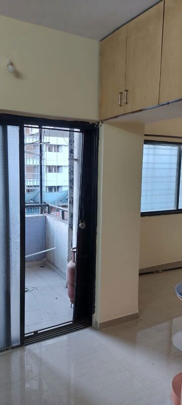Room in 2 BHK Apartment at Shiv Enclave, Kharadi – for Rent
