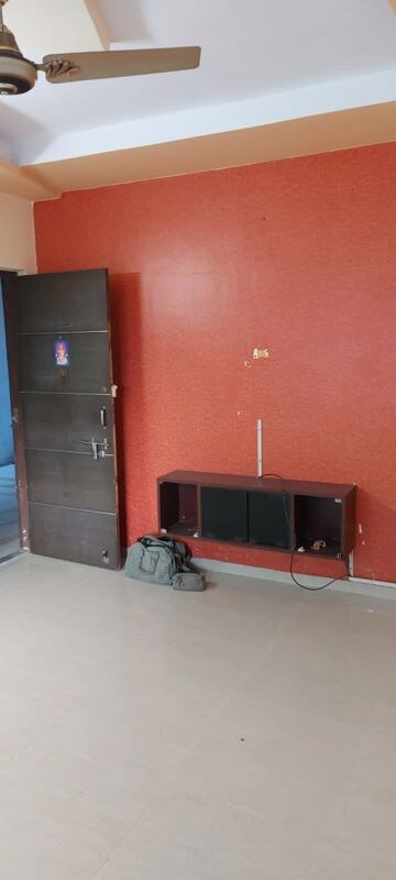 Furnished Amenities in 2 BHK Apartment at Shiv Enclave, Kharadi – for Rent