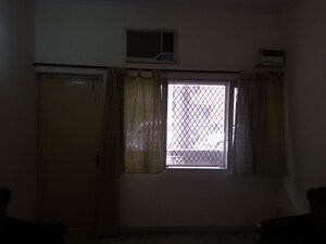 Room in 3 BHK Apartment at Shipra Suncity, Vaibhav Khand – for Rent