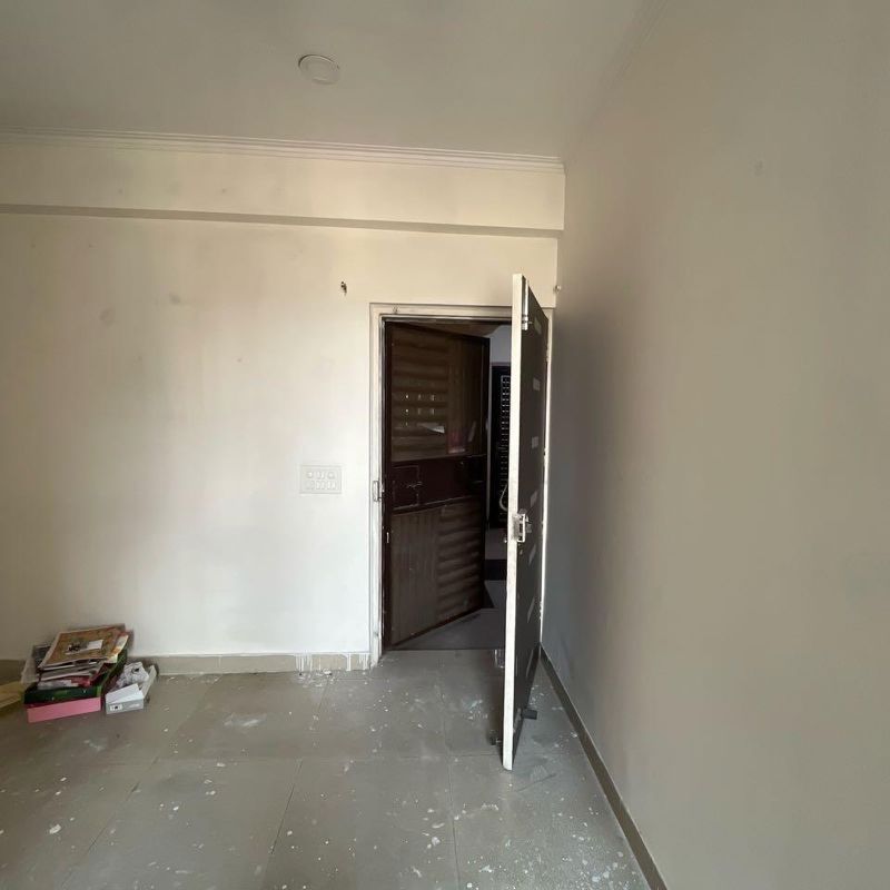 2 BHK 860 Sq.Ft. Apartment in Gaur City 5th Avenue