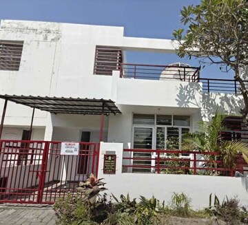 Independent House – Exterior View View at Sushant Golf City - for Rent