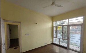 Room in  Independent House at Sushant Golf City – for Rent