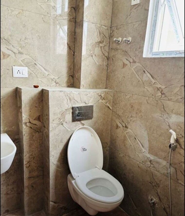 Bathroom, arjunganj 3 Bedroom 1650 Sq.Ft. Apartment In Arjunganj Lucknow 10079446