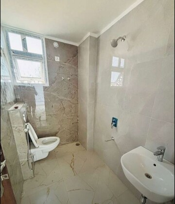 Bathroom in 3 BHK Apartment at Arjunganj – for Rent