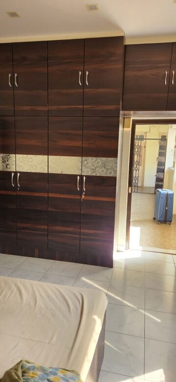 Room in 3 BHK Apartment at Jewel Crest, Mahim – for Sale