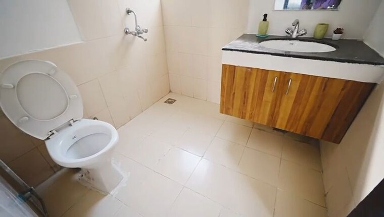 Bathroom, sare-home 3 Bedroom 1185 Sq.Ft. Apartment In Sector 92 Gurgaon 10079465