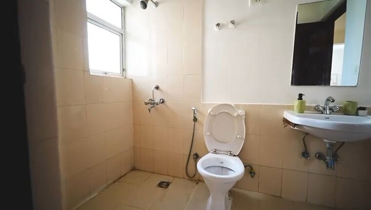 Bathroom, sare-home 3 Bedroom 1185 Sq.Ft. Apartment In Sector 92 Gurgaon 10079465