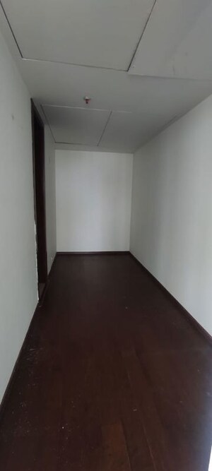 Room in 2.5 BHK Apartment at Ireo The Corridors, Sector 67a – for Sale