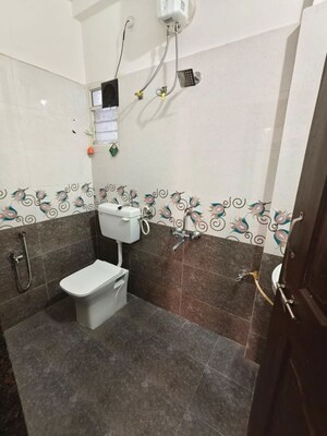 Bathroom in 1 BHK Apartment at Mahesh Apartment, Sadashiv Peth – for Rent