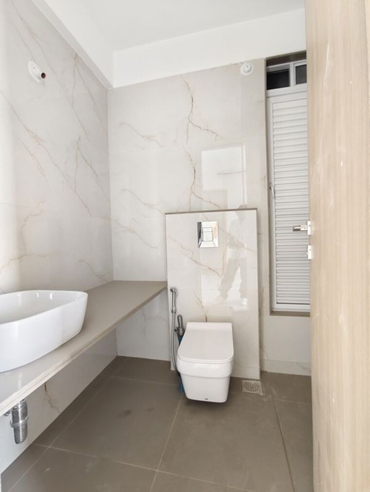 Bathroom, tricity-montview 3 Bedroom 900 Sq.Ft. Apartment In Sanpada Navi Mumbai 10079571