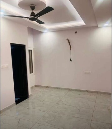 Room in 3 BHK Apartment at Lalbagh – for Rent