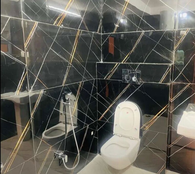 Bathroom, lalbagh 3 Bedroom 1633 Sq.Ft. Apartment In Lalbagh Lucknow 10079573