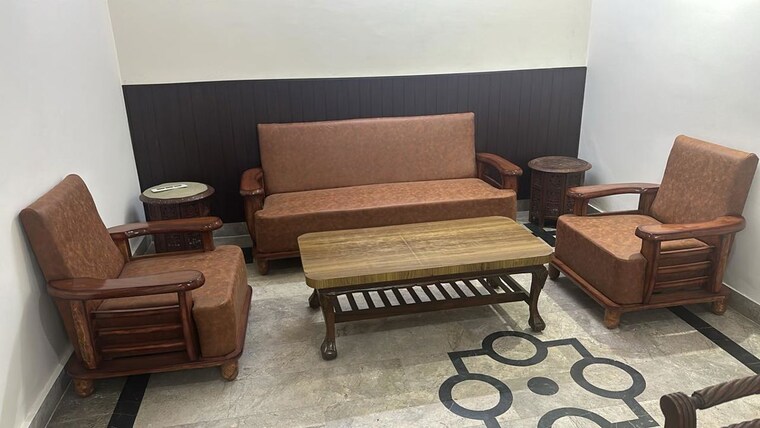 Bedroom, sushant lok i 3 Bedroom 215 Sq.Yd. Builder Floor In Sushant Lok I Gurgaon 10079628