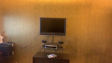Furnished Amenities in 1 BHK Apartment at Andheri West – for Rent