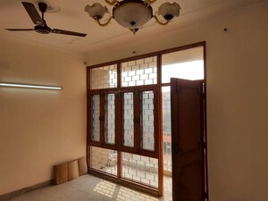 Room in 4 BHK Apartment at Sector 10 Dwarka – for Rent