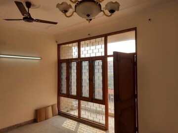 Room in 4 BHK Apartment at Sector 10 Dwarka – for Rent